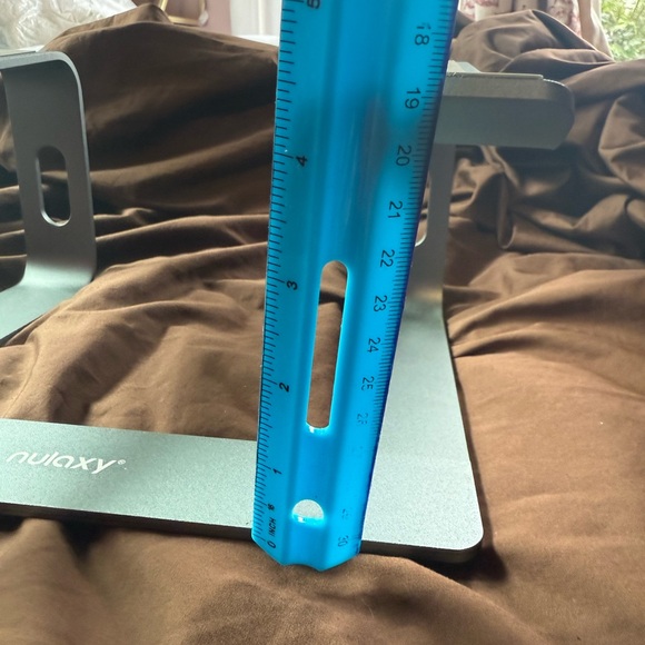 Apple Silver Laptop Riser - Picture 4 of 7